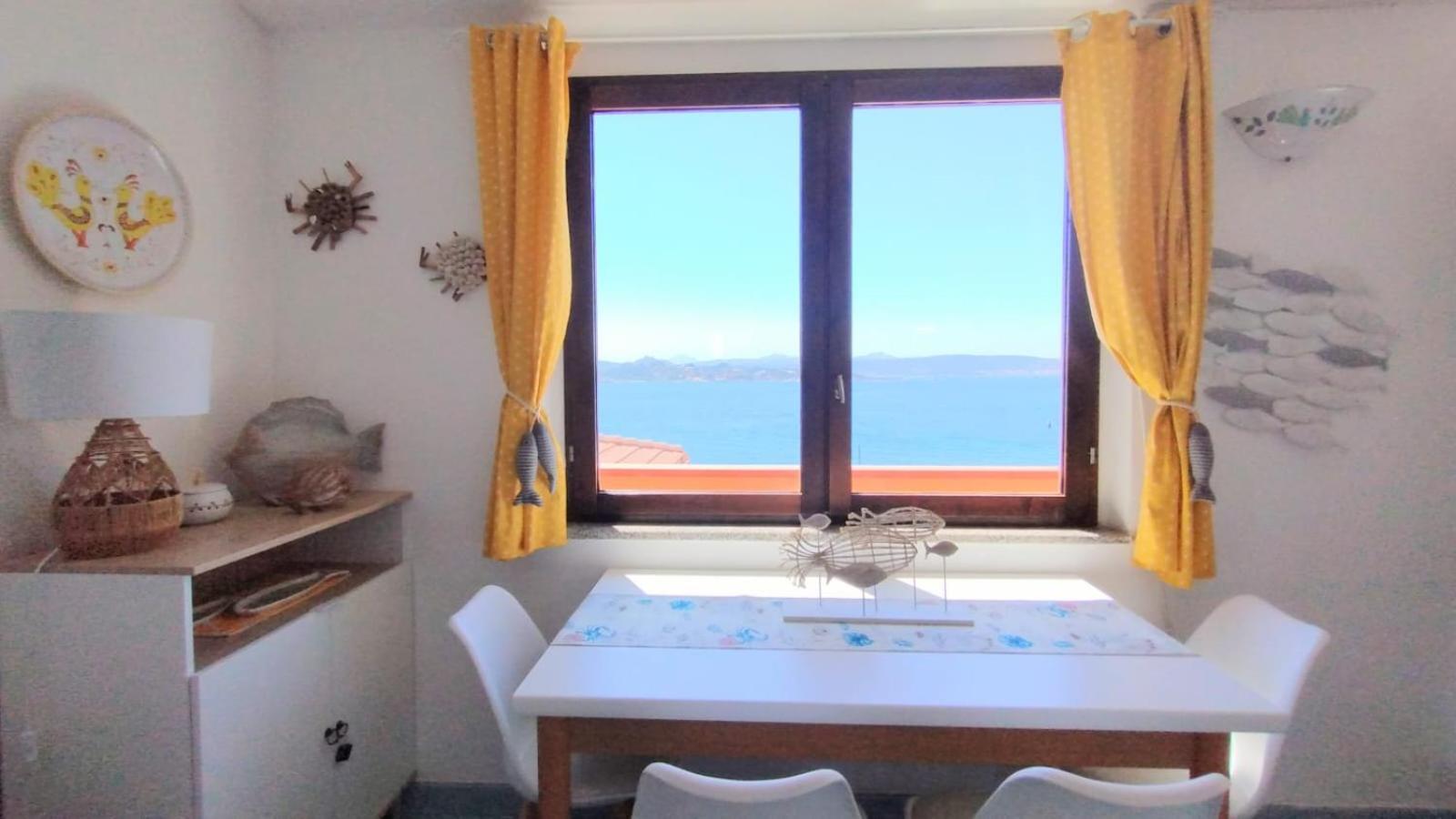 Appartamentino Panoramico...Con Finestra Sul Mare! 라마달레나 외부 사진